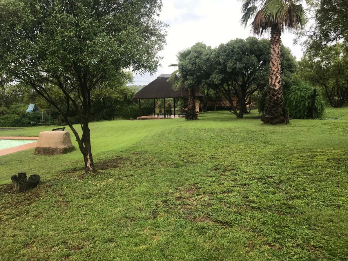 Olive Tree Farm Bed & Breakfast มากาลีสเบิร์ก ภายนอก รูปภาพ