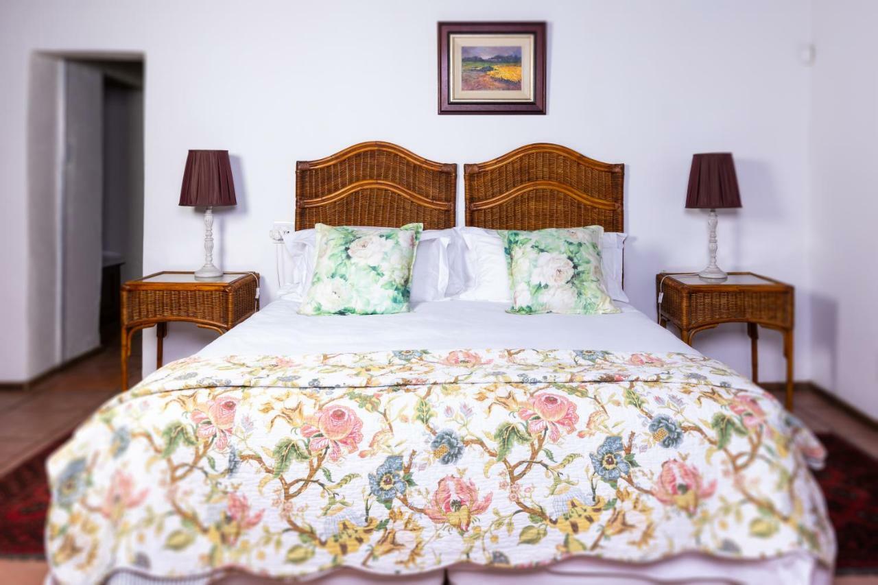 Olive Tree Farm Bed & Breakfast มากาลีสเบิร์ก ภายนอก รูปภาพ