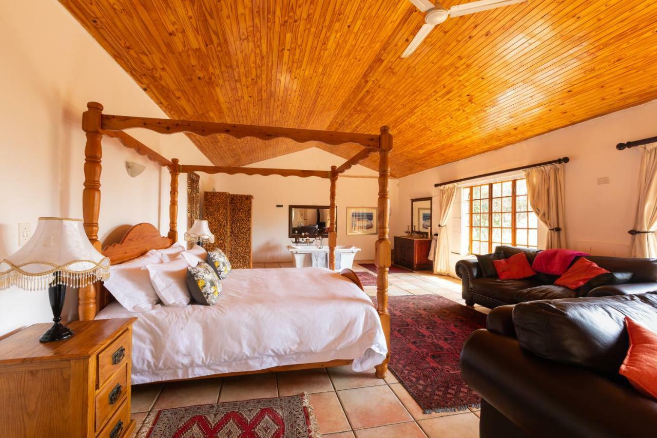 Olive Tree Farm Bed & Breakfast มากาลีสเบิร์ก ภายนอก รูปภาพ