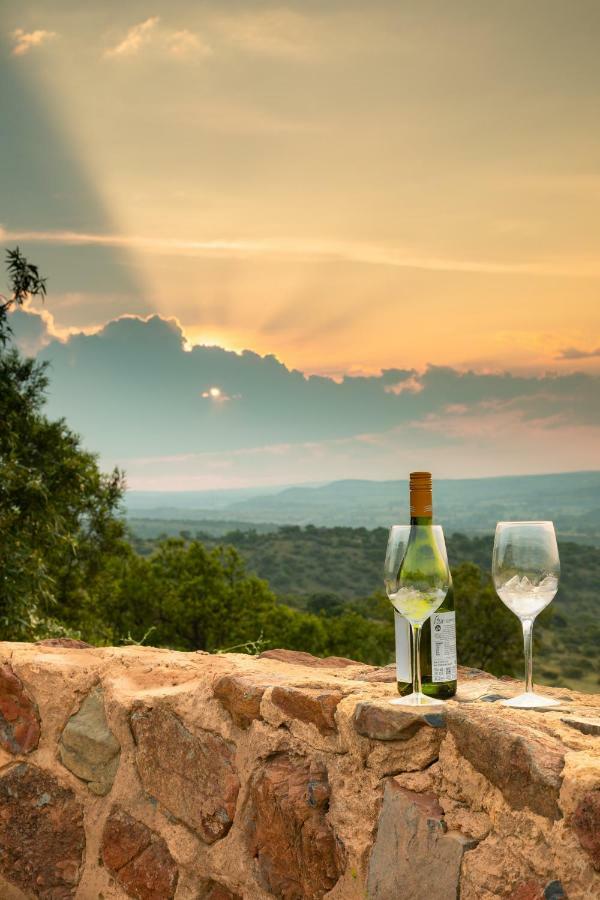 Olive Tree Farm Bed & Breakfast มากาลีสเบิร์ก ภายนอก รูปภาพ