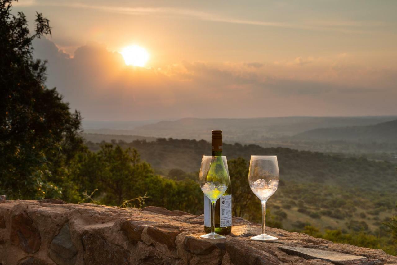 Olive Tree Farm Bed & Breakfast มากาลีสเบิร์ก ภายนอก รูปภาพ