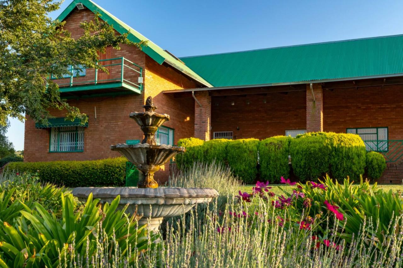 Olive Tree Farm Bed & Breakfast มากาลีสเบิร์ก ภายนอก รูปภาพ